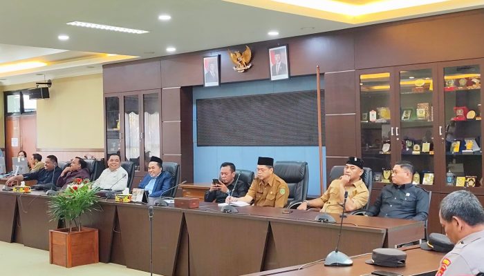 DPMD Kukar Pastikan Tindaklanjuti Hasil RDP Warga Desa Jembayan Dengan DPRD Kukar