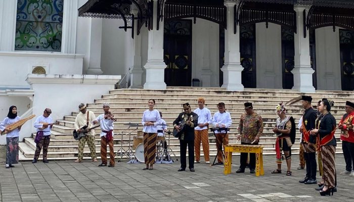 Lagu Amat Gambus Digarap Ulang Jadi Ikon Erau 2025