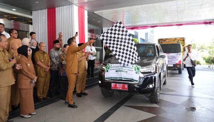 Sinergi Pemprov dan BUMD: 4.800 Liter Minyak dan 7 Ton Gula Disalurkan ke Mahakam Ulu 6 Sinergi Pemprov dan BUMD: 4.800 Liter Minyak dan 7 Ton Gula Disalurkan ke Mahakam Ulu