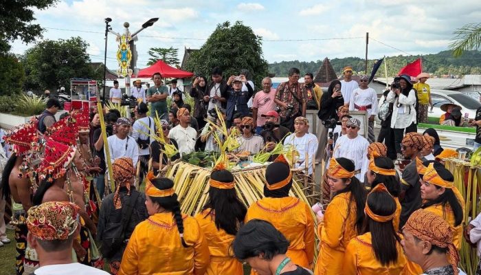 Ritual Menjamu Benua, Prosesi Sakral dalam Erau 2025 di Tenggarong