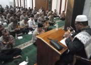 Polresta Balikpapan Gelar Sholat Subuh Bersama dan Tausiah Peringati Maulid Nabi Muhammad SAW