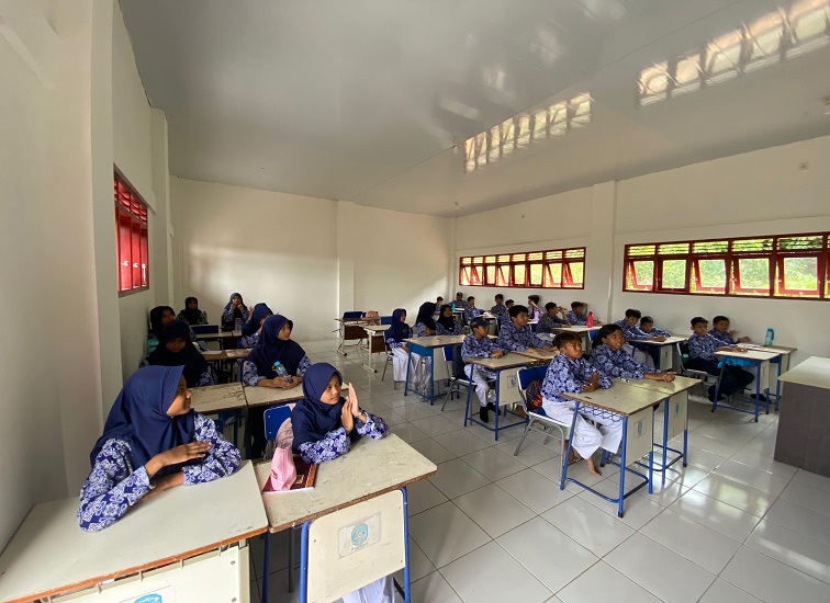Para Siswa-siswi SMP di Tenggarong