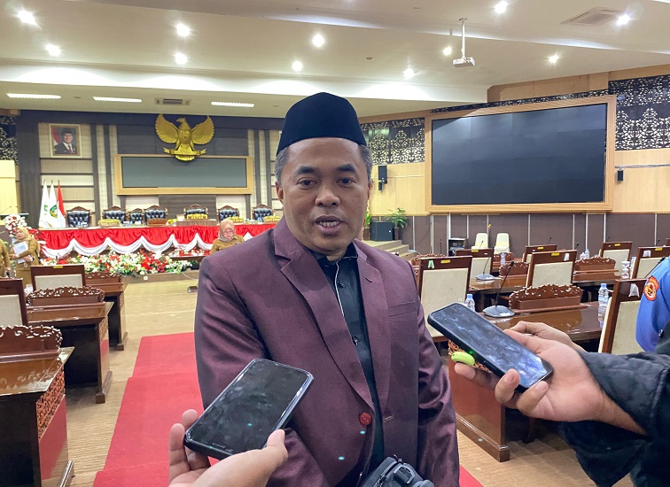 DPRD Kukar Gelar Rapat Paripurna Penyampaian Rancangan Perubahan KUA-PPAS APBD 2025 2 yanik5