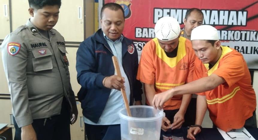 Polresta Balikpapan Musnahkan 63,63 Gram Sabu dari Dua Kasus Narkotika 1 57fe46c1 299d 45af bf31 491006e029cf