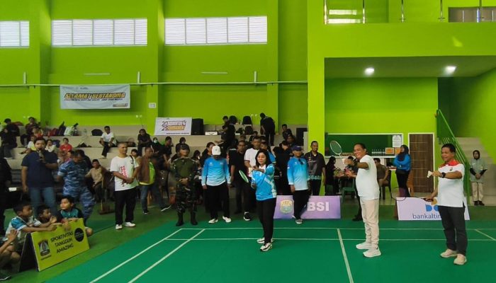 335 Atlet Ramaikan Turnamen Bulu Tangkis Wali Kota Balikpapan 2025