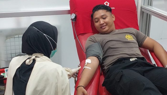 HUT ke-74 Humas Polri, Polresta Balikpapan Gelar Donor Darah Bersama Insan Media dan Masyarakat
