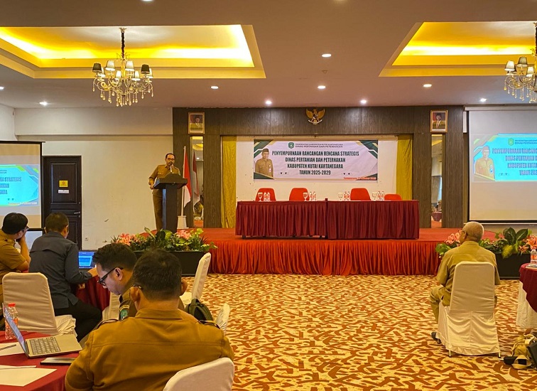 Distanak Kukar Sempurnakan Rancangan Renstra untuk Perkuat Sektor Pertanian dan Peternakan 1 Penyempurnaan Rancangan Rencana Strategis Dinas Pertanian Dan Peternakan Kabupaten Kutai Kartanegara Tahun 2025.(Irvan/dutakaltimnews.com)