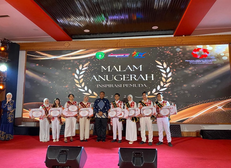 Malam Anugerah Inspirasi Pemuda Kukar 2025. (Irvan/dutakaltimnews.com)