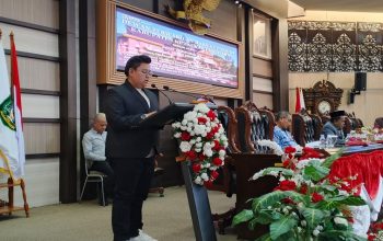 DPRD Kukar Bahas Raperda Kawasan Tanpa Rokok, Dorong Lingkungan Sehat dan Bebas Asap 4 Teks Foto: Rapat Paripurna ke-17 Masa Sidang I Tahun 2025.(Irvan/dutakaltimnews.com)