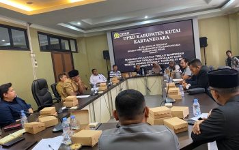 RDP lanjutan terkait kompensasi lahan dan tanaman warga yang terdampak kegiatan pertambangan PT  (MIL).(Irvan/dutakaltimnews.com).