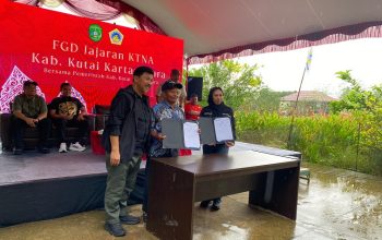 Penandatanganan MoU Asuransi Kredit Kukar Idaman.(Irvan/ dutakaltimnews.com)