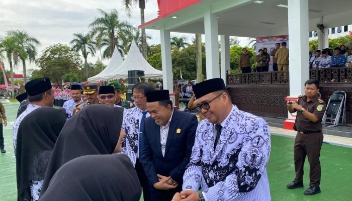 Bupati Kukar Tegaskan Penguatan Kualitas Guru pada HUT ke-80 PGRI dan HGN 2025