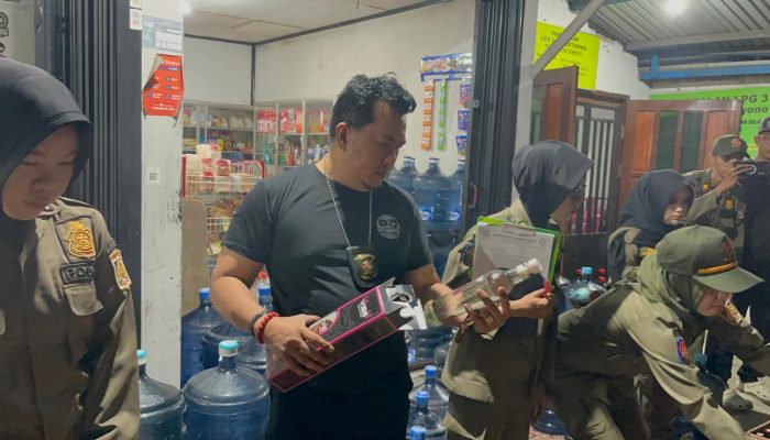 Satpol PP Tegakkan Perda, Lakukan Penertiban Miras Ilegal