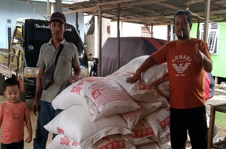 Enam Kelompok Peternak di Kukar Terima Bantuan Ayam Petelur dari Distanak 2 Bantuan Ayam Petelur, kandang galvanis dan pakan. (Istimewa/dutakaltimnews.com)