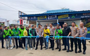 Kapolres Kukar Resmikan Kedai Ojol Kamtibmas di Samping Pos Kumala Tenggarong 7 Peresmian Kedai Ojol Kamtibmas di Samping Pos Kumala Tenggarong (and/dutakaltimnews)