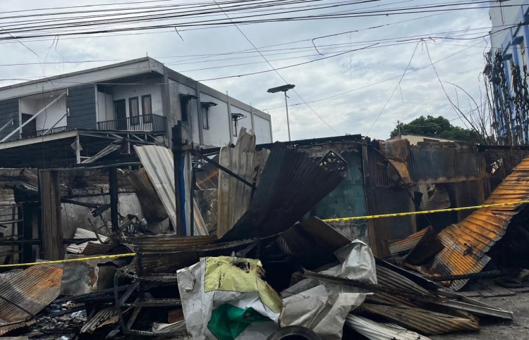 76de64de f4a1 42da a2d0 47de4ca030c0