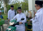 Salurkan 20 Motor Gerobak Sayur untuk Dorong Ekonomi Pedagang Kecil