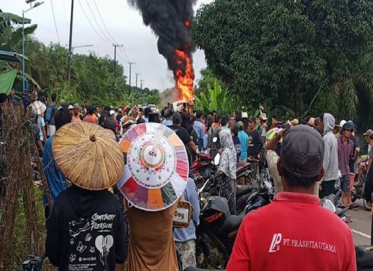 Kecelakaan Lalu Lintas Antara Sepeda Motor dan Bus PT di Tabang. (Dok.Humas Polres Kukar)