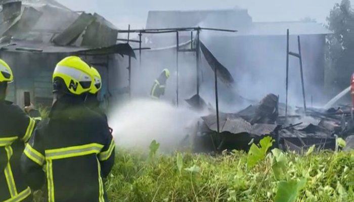 Rumah Enam Pintu di Timbau Hangus Terbakar, Dilalap Si Jago Merah