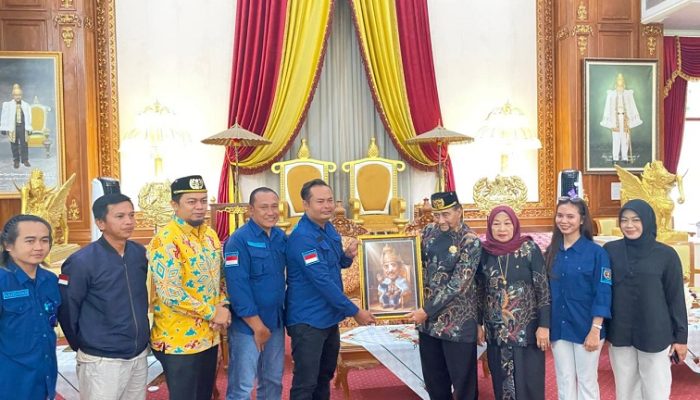 PWI Kukar Jalin Silaturahmi dengan Sultan Kutai, Perkuat Sinergi Pers dan Budaya