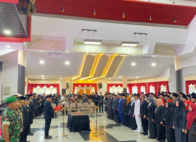 Pelantikan Pejabat Pimpinan Tinggi Pratama, Administrator, Pengawas, Dan Fungsional Di lingkungan Pemerintah Kabupaten Kukar. (Irvan/dutakaltimnews.com)