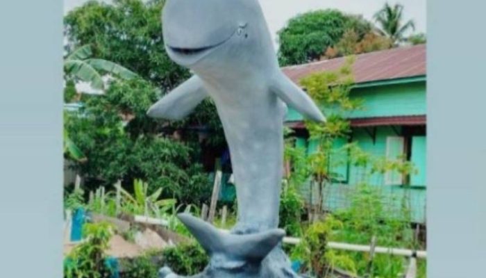 Tanpa Dana Desa, Patung Pesut Mahakam Jadi Ikon Baru Muara Muntai Ulu