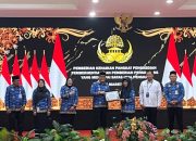 Mayoritas Guru Purnatugas, Balikpapan Lepas 12 ASN dengan Penghormatan dan Apresiasi