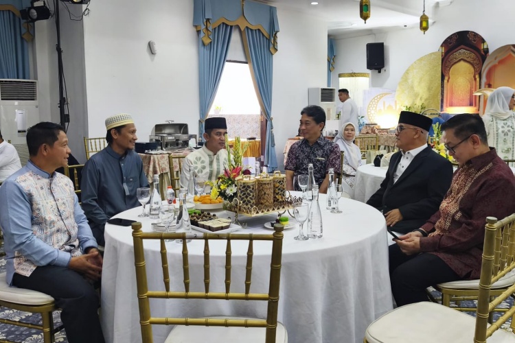 3ee28032 7885 424b b56e a2d13a1ece3b