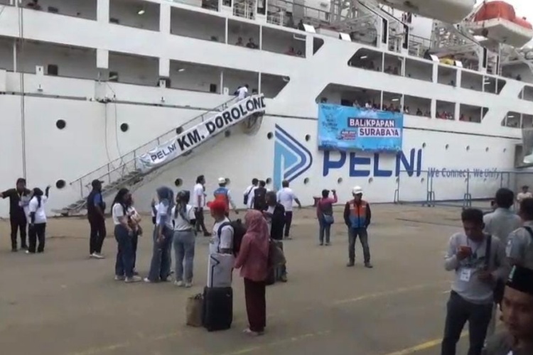 4aab104b ac5a 4c84 82d7 998f4f705e7f