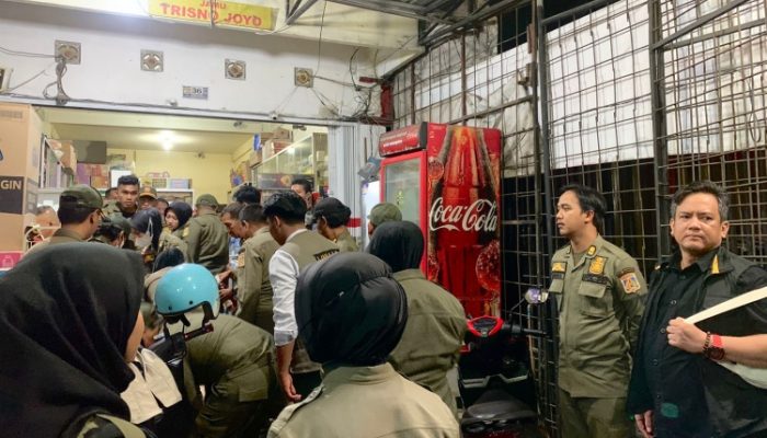 Satpol PP Temukan 425 Botol Miras saat Monitoring Penegakan Surat Edaran Selama Ramadan