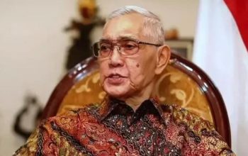 Wali Kota Balikpapan Terbitkan Edaran Pengibaran Bendera Setengah Tiang, Hormati Wafatnya Try Sutrisno 8 867d76d1 79aa 41e1 a6b4 ab0f53981ed3