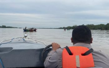 Pencarian Nelayan Tenggelam di Perairan Sungai Tamapole, Kelurahan Tamapole, Kecamatan Muara Jawa, Kabupaten Kutai Kartanegara. (Dok. Polairud Polres Kukar)