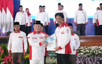 Gema Sholawat Ribuan Anggota BPD Jawa Timur Sambut Prof Reda, Perkuat Sinergi Jaga Desa untuk Indonesia Berdaulat 4 Gema sholawat ribuan Anggota BPD Jawa Timur sambut Prof Reda, perkuat sinergi Jaga Desa untuk Indonesia berdaulat. (Dok. Istimewa)