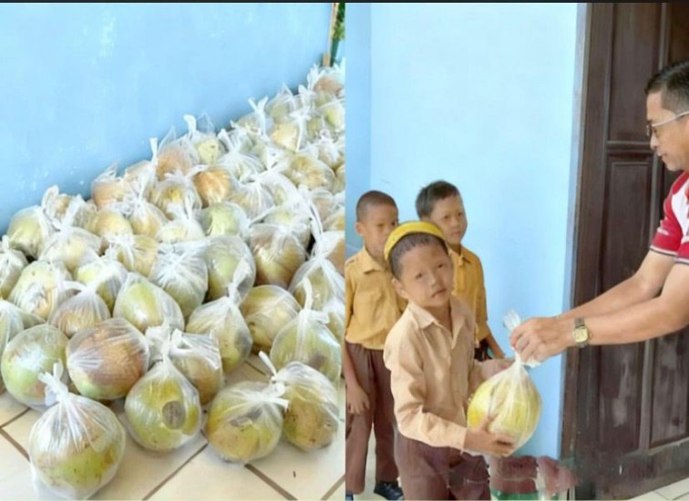 Pemberian MBG Kelapa Utuh di Muara Badak (Istimewa)
