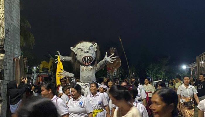 Pawai Ogoh-Ogoh Semarakkan Rangkaian Nyepi di Tenggarong