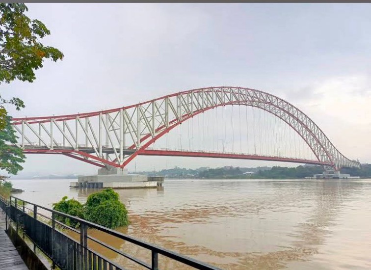 Jembatan Kutai Kartanega. (Irvan/dutakaltimnews.com)