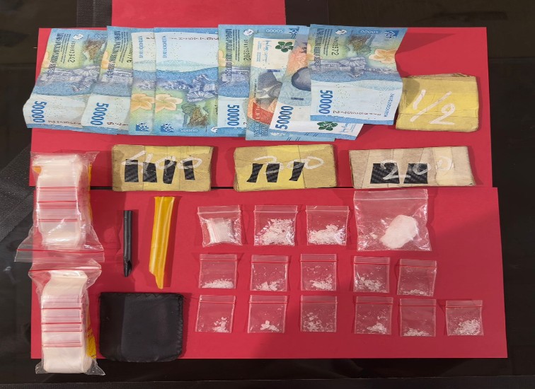 Aparat Polsek Balikpapan Timur berhasil amankan tersangka dan barang bukti. (Foto: Ist/Dutakaltimnews.com).