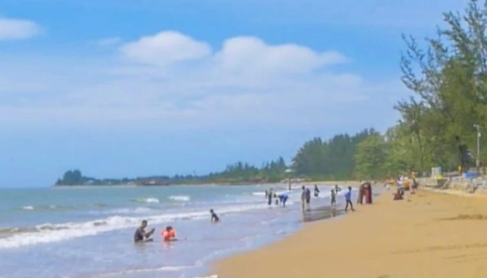 Pantai Manggar Buka Saat Lebaran, Pengamanan Diperketat dan Arus Kendaraan Diatur