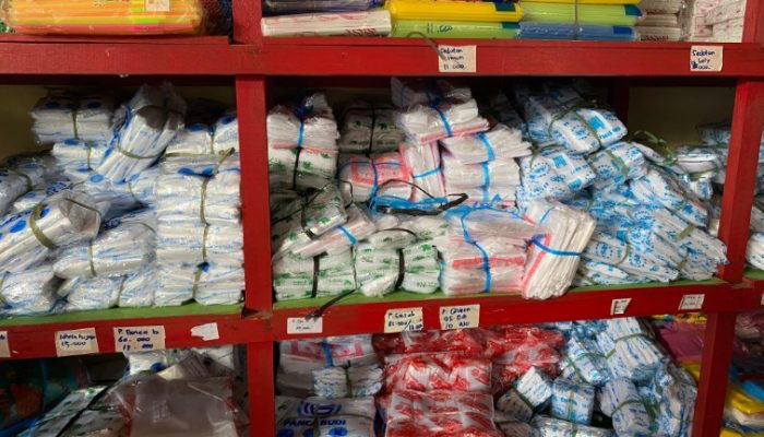 Harga Plastik Naik, Berdampak Pada Para Pedagang di Tenggarong  