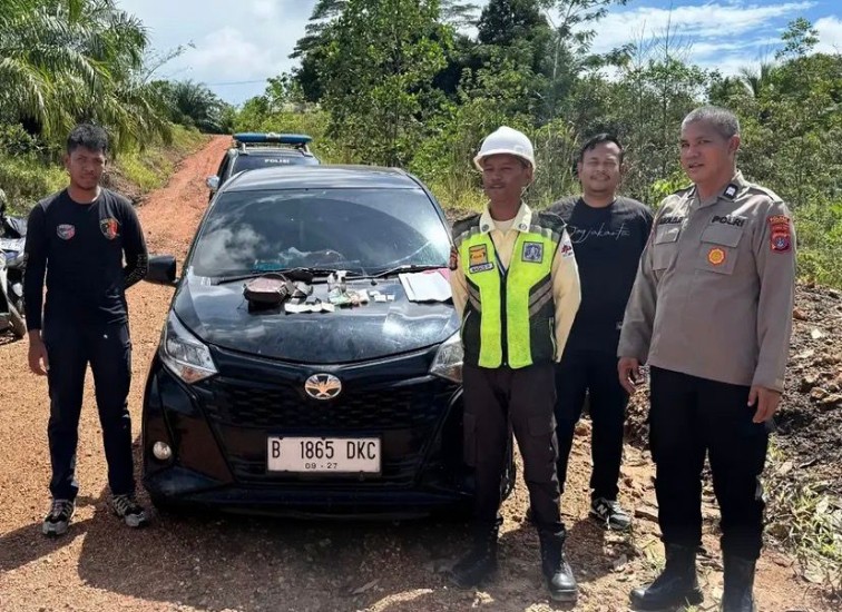 Barang Bukti Mobil dan Narkotika saat di amankan Petugas Kepolisian. (Dok.polres Kukar