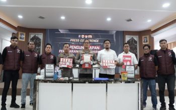Press release pengungkapan peredaran gelap narkotika di wilayah hukumnya Polres Kukar. (Dok. Polres Kukar)