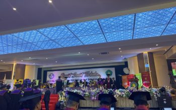 Rapat Senat Terbuka Wisuda Pascasarjana (S2) ke-26 dan Sarjana Periode ke-42 Universitas Kutai Kartanega Tahun Akademik 2025/2026.(Irvan/dutakaltimnews.com)