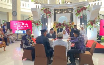 Nikah Massal dan Sidang Isbat Bagi Masyarakat Kabupaten Kutai Kartanega. (Irvan/dutakaltimnews.com)