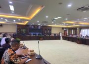 Rapat Dengar Pendapat (RDP) Komisi IV DPRD Kukar bersama pihak terkait, membahas insentif Guru Honorer selama empat bulan terakhir.(Irvan/dutakaltimnews.com)