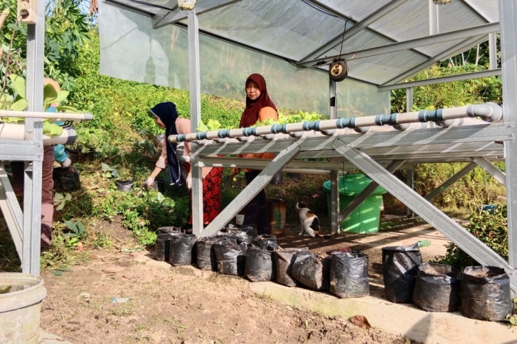 ef1058f4 6597 4c46 b71f d12bc281adc2