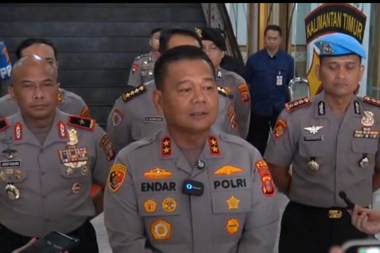 f26daab5 a032 48a8 83ec 11bbc360279a