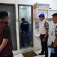 Tes Urine Petugas dan Warga Binaan Lembaga Pemasyarakatan (Lapas) Kelas IIA Tenggarong. (Dok. Humas Lapas Kelas IIA Tenggarong)