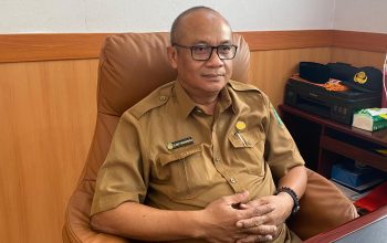 Plt. Kepala DLHK Kukar, Slamet Hadiraharjo. (Irvan/dutakaltimnews.com)