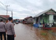 Sungai Mahakam Meluap, Desa Muara Kaman Ulu Kembali Dilanda Banjir 9 Kondisi banjir diwilayah muara kaman ulu (Dok.Polsek Muara Kaman)
