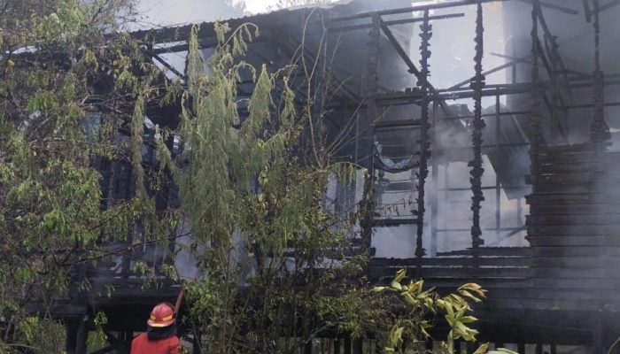 Konsleting Listrik Diduga Jadi Penyebab Kebakaran Rumah di Mangkurawang